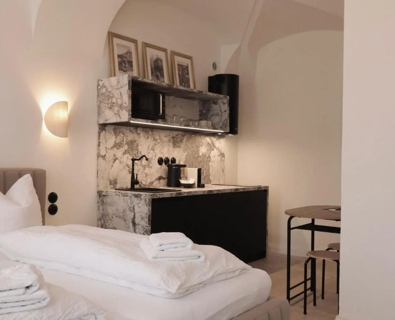 Residence London 1891 卡罗维发利 公寓式酒店